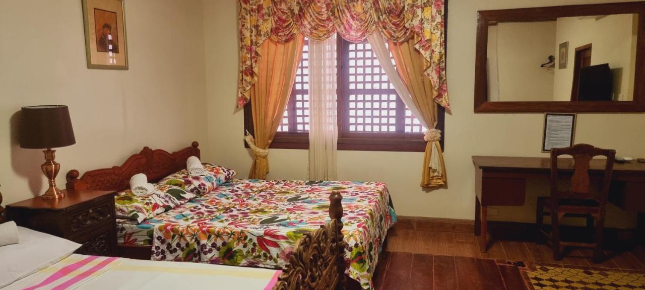 Отель Casa Familya Batac Экстерьер фото