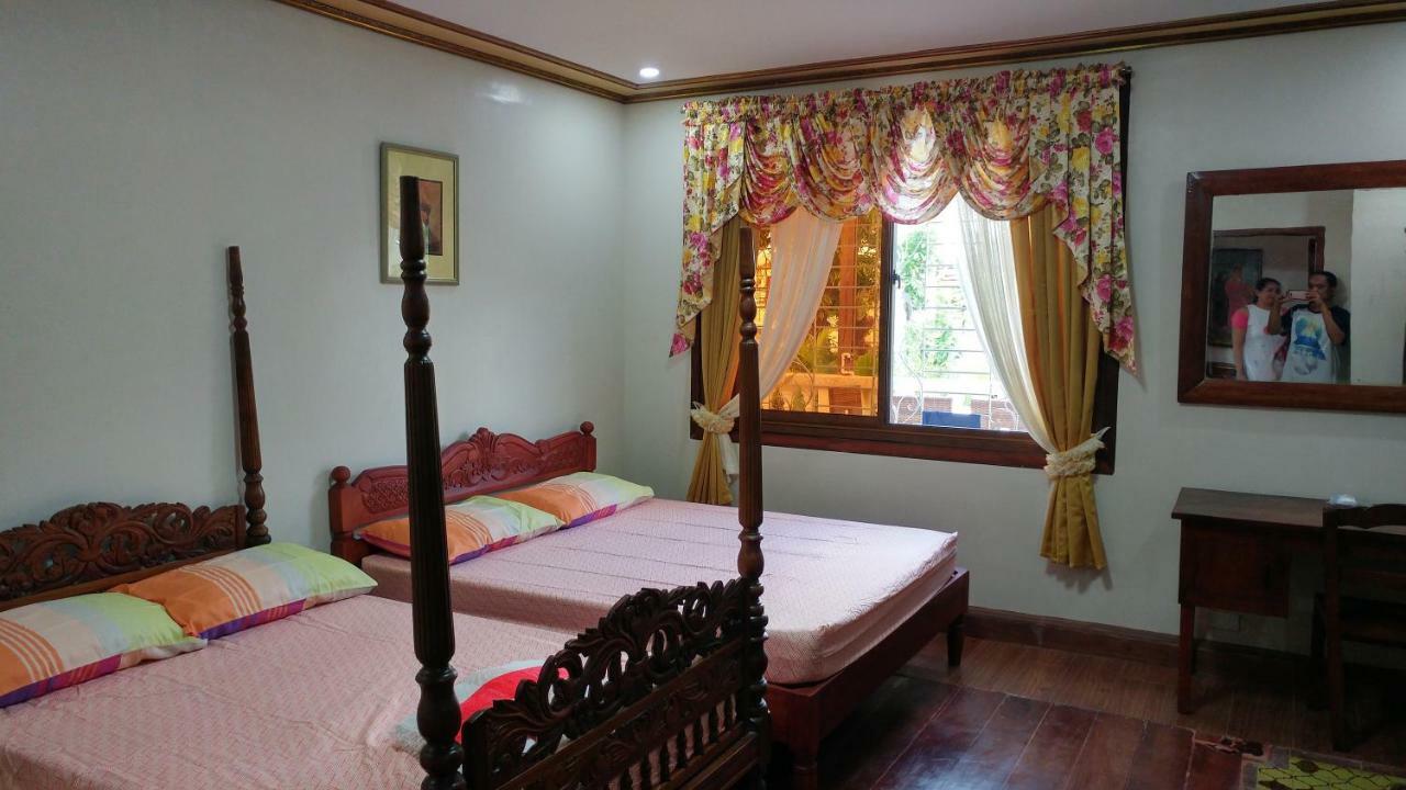 Отель Casa Familya Batac Экстерьер фото